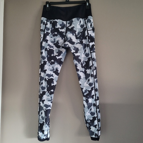 Constantly Varied Gear CVG FULL LENGTH Reversible Camo Leggings Sz Small - Picture 6 of 8